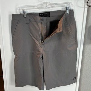 Mens Oakley shorts.  Size 32